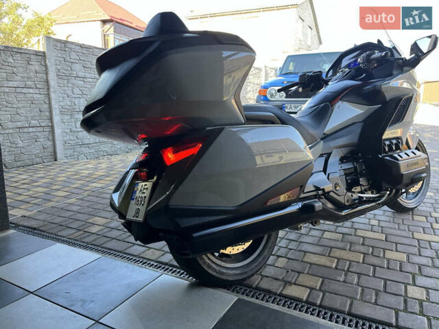 Серый Хонда GL 1800 Gold Wing, объемом двигателя 1.8 л и пробегом 1 тыс. км за 26500 $, фото 10 на Automoto.ua