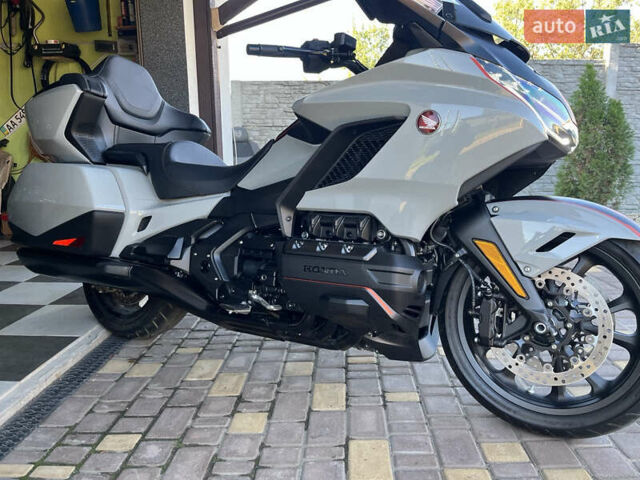 Серый Хонда GL 1800 Gold Wing, объемом двигателя 1.8 л и пробегом 1 тыс. км за 26500 $, фото 8 на Automoto.ua