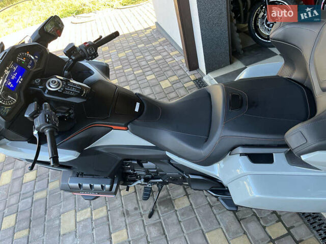 Серый Хонда GL 1800 Gold Wing, объемом двигателя 1.8 л и пробегом 1 тыс. км за 26500 $, фото 4 на Automoto.ua