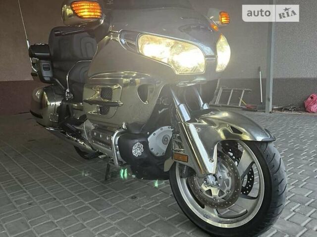 Серый Хонда GL 1800 Gold Wing, объемом двигателя 0 л и пробегом 44 тыс. км за 10400 $, фото 5 на Automoto.ua