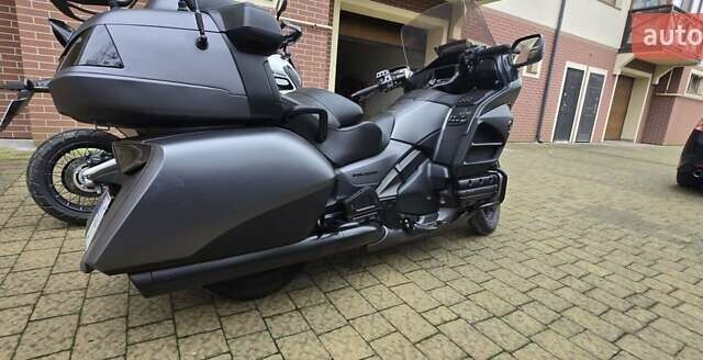 Серый Хонда GL 1800 Gold Wing, объемом двигателя 1.83 л и пробегом 29 тыс. км за 18000 $, фото 3 на Automoto.ua