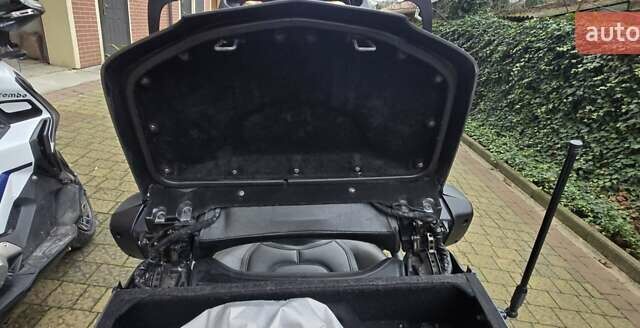 Серый Хонда GL 1800 Gold Wing, объемом двигателя 1.83 л и пробегом 29 тыс. км за 18000 $, фото 9 на Automoto.ua