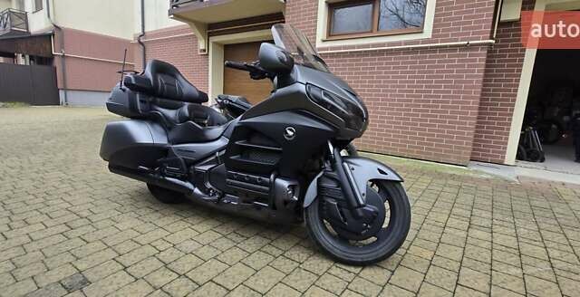 Серый Хонда GL 1800 Gold Wing, объемом двигателя 1.83 л и пробегом 29 тыс. км за 18000 $, фото 5 на Automoto.ua