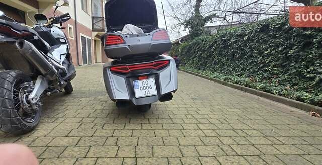 Серый Хонда GL 1800 Gold Wing, объемом двигателя 1.83 л и пробегом 29 тыс. км за 18000 $, фото 1 на Automoto.ua