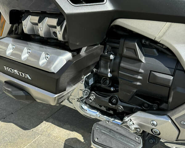 Синий Хонда GL 1800 Gold Wing, объемом двигателя 1.8 л и пробегом 4 тыс. км за 25500 $, фото 12 на Automoto.ua