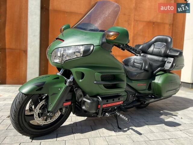 Зеленый Хонда GL 1800 Gold Wing, объемом двигателя 0 л и пробегом 65 тыс. км за 10500 $, фото 1 на Automoto.ua
