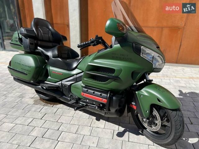 Зеленый Хонда GL 1800 Gold Wing, объемом двигателя 0 л и пробегом 65 тыс. км за 10500 $, фото 3 на Automoto.ua
