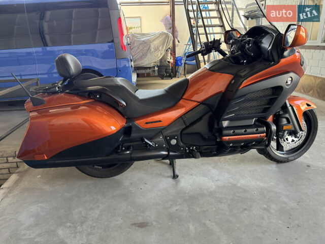 Помаранчевий Хонда GL 1800 Gold Wing, об'ємом двигуна 1.83 л та пробігом 220 тис. км за 12200 $, фото 5 на Automoto.ua