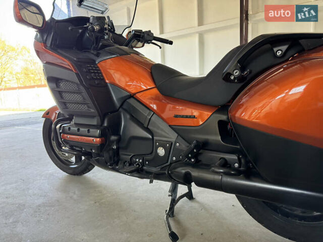 Помаранчевий Хонда GL 1800 Gold Wing, об'ємом двигуна 1.83 л та пробігом 220 тис. км за 12200 $, фото 4 на Automoto.ua