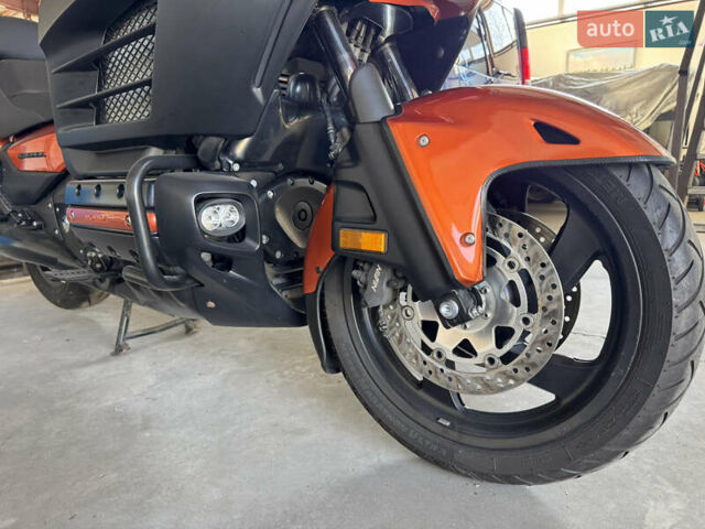 Помаранчевий Хонда GL 1800 Gold Wing, об'ємом двигуна 1.83 л та пробігом 220 тис. км за 12200 $, фото 6 на Automoto.ua