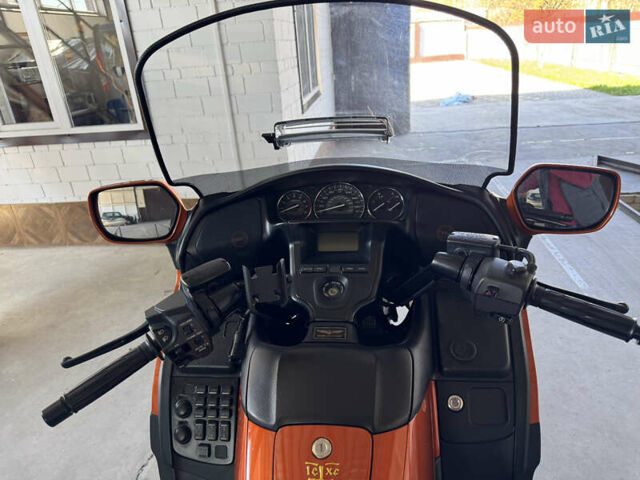 Помаранчевий Хонда GL 1800 Gold Wing, об'ємом двигуна 1.83 л та пробігом 220 тис. км за 12200 $, фото 10 на Automoto.ua