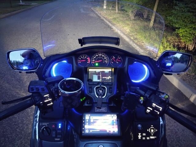 Хонда Голд Вінг, об'ємом двигуна 1.8 л та пробігом 0 тис. км за 11500 $, фото 6 на Automoto.ua