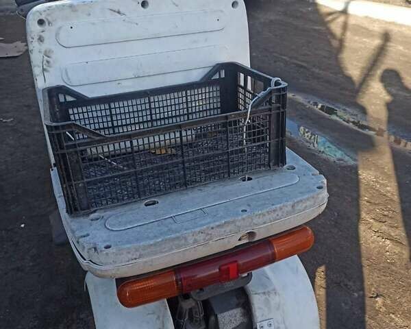 Белый Хонда Гуро, объемом двигателя 0.65 л и пробегом 200 тыс. км за 500 $, фото 4 на Automoto.ua