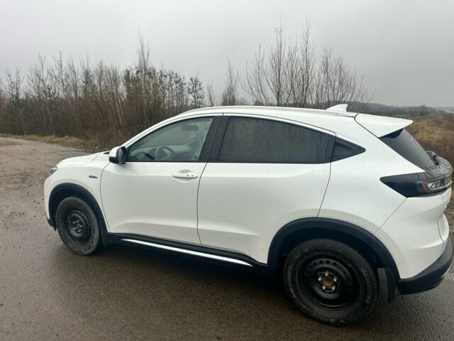 Белый Хонда ХРВ, объемом двигателя 0 л и пробегом 80 тыс. км за 16500 $, фото 3 на Automoto.ua