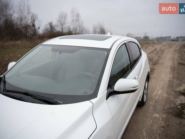 Белый Хонда ХРВ, объемом двигателя 1.8 л и пробегом 130 тыс. км за 15000 $, фото 13 на Automoto.ua