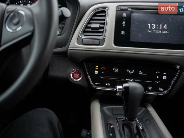 Белый Хонда ХРВ, объемом двигателя 1.8 л и пробегом 130 тыс. км за 15000 $, фото 34 на Automoto.ua