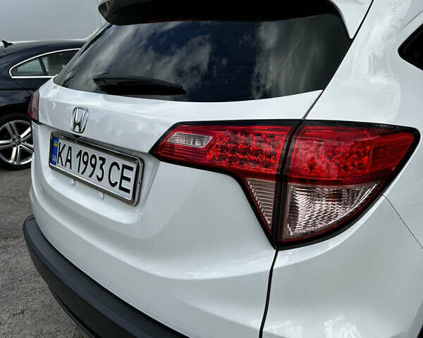 Белый Хонда ХРВ, объемом двигателя 1.8 л и пробегом 85 тыс. км за 18500 $, фото 3 на Automoto.ua