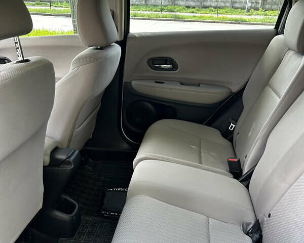 Белый Хонда ХРВ, объемом двигателя 1.8 л и пробегом 85 тыс. км за 18500 $, фото 13 на Automoto.ua