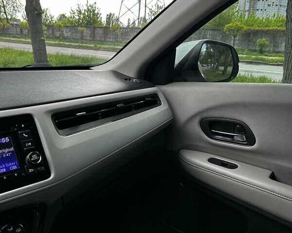 Белый Хонда ХРВ, объемом двигателя 1.8 л и пробегом 85 тыс. км за 18500 $, фото 6 на Automoto.ua