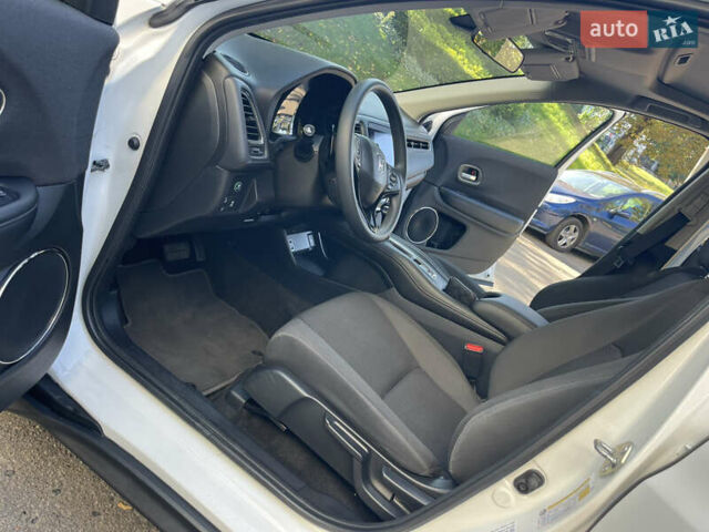 Білий Хонда ХРВ, об'ємом двигуна 1.8 л та пробігом 64 тис. км за 15400 $, фото 10 на Automoto.ua