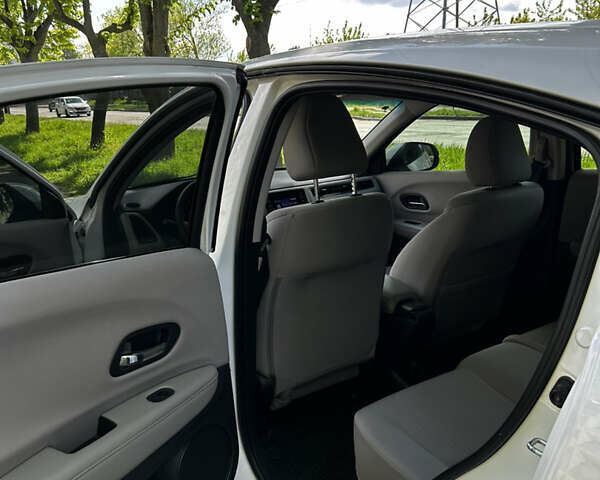 Белый Хонда ХРВ, объемом двигателя 1.8 л и пробегом 85 тыс. км за 18500 $, фото 14 на Automoto.ua