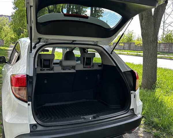 Белый Хонда ХРВ, объемом двигателя 1.8 л и пробегом 85 тыс. км за 18500 $, фото 16 на Automoto.ua