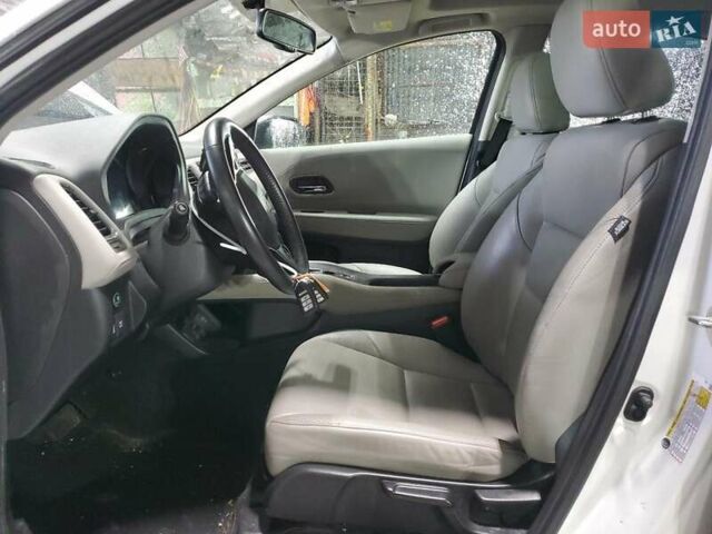 Белый Хонда ХРВ, объемом двигателя 1.8 л и пробегом 62 тыс. км за 3000 $, фото 6 на Automoto.ua