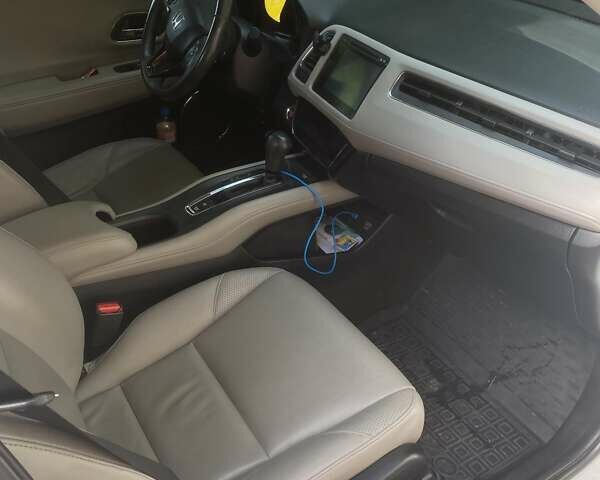 Белый Хонда ХРВ, объемом двигателя 1.8 л и пробегом 68 тыс. км за 17500 $, фото 5 на Automoto.ua
