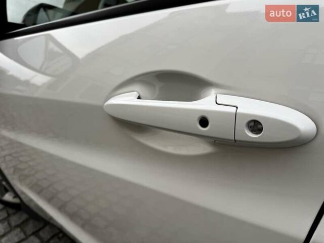 Белый Хонда ХРВ, объемом двигателя 1.8 л и пробегом 67 тыс. км за 17600 $, фото 12 на Automoto.ua