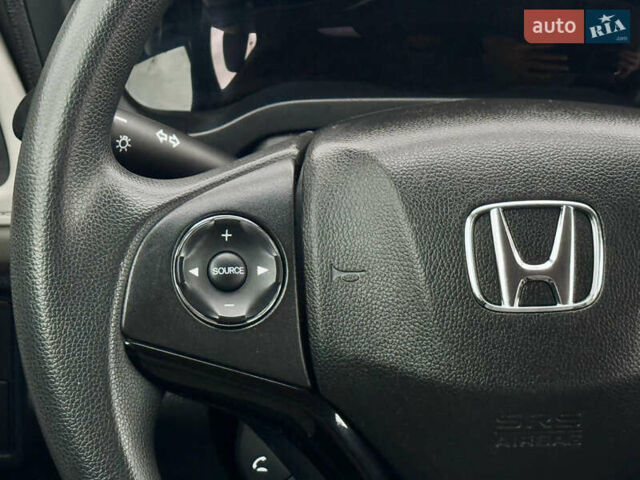 Белый Хонда ХРВ, объемом двигателя 1.8 л и пробегом 87 тыс. км за 16700 $, фото 30 на Automoto.ua