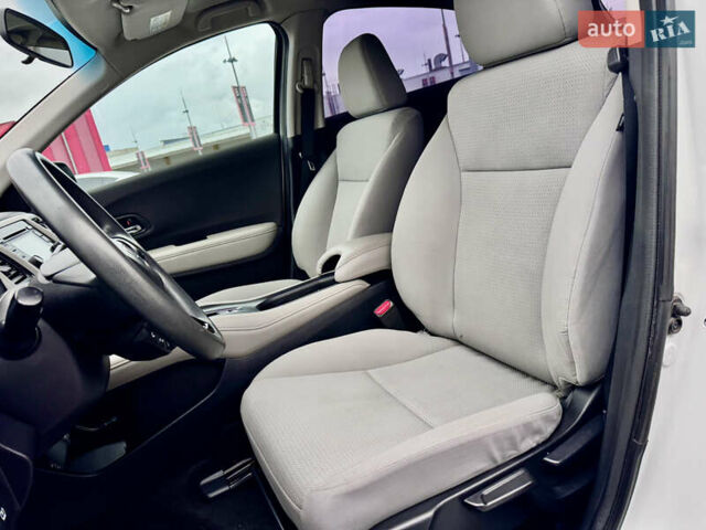 Белый Хонда ХРВ, объемом двигателя 1.8 л и пробегом 87 тыс. км за 16700 $, фото 39 на Automoto.ua
