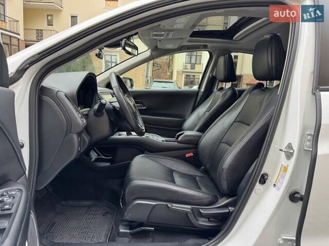 Белый Хонда ХРВ, объемом двигателя 1.8 л и пробегом 67 тыс. км за 17600 $, фото 18 на Automoto.ua