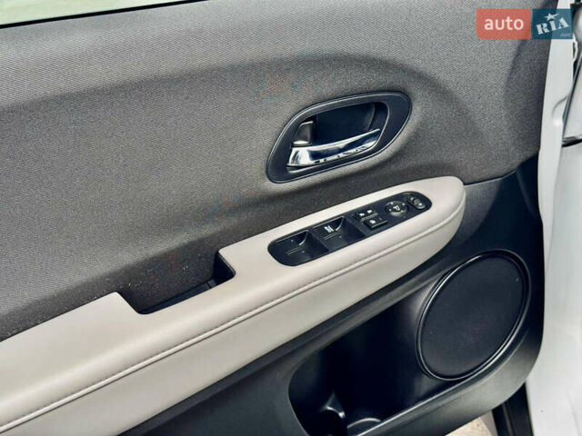 Белый Хонда ХРВ, объемом двигателя 1.8 л и пробегом 87 тыс. км за 16700 $, фото 34 на Automoto.ua