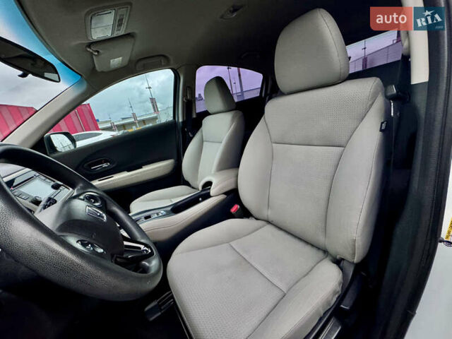 Белый Хонда ХРВ, объемом двигателя 1.8 л и пробегом 87 тыс. км за 16700 $, фото 37 на Automoto.ua