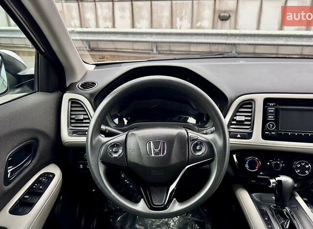 Белый Хонда ХРВ, объемом двигателя 1.8 л и пробегом 87 тыс. км за 16700 $, фото 28 на Automoto.ua