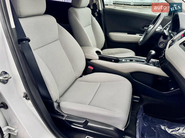 Белый Хонда ХРВ, объемом двигателя 1.8 л и пробегом 87 тыс. км за 16700 $, фото 35 на Automoto.ua