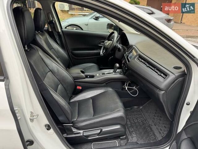 Белый Хонда ХРВ, объемом двигателя 1.8 л и пробегом 67 тыс. км за 17600 $, фото 34 на Automoto.ua