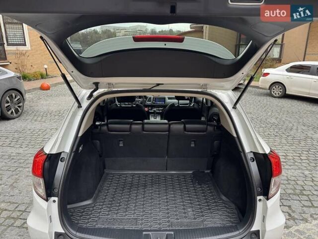 Белый Хонда ХРВ, объемом двигателя 1.8 л и пробегом 67 тыс. км за 17600 $, фото 35 на Automoto.ua