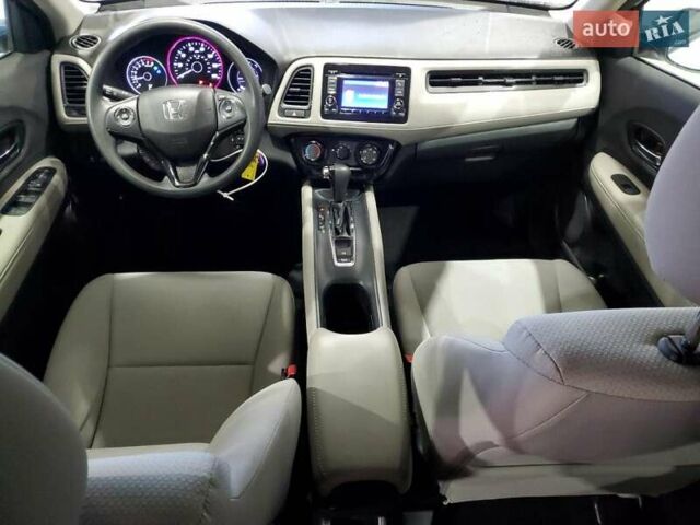 Белый Хонда ХРВ, объемом двигателя 1.8 л и пробегом 116 тыс. км за 4500 $, фото 5 на Automoto.ua