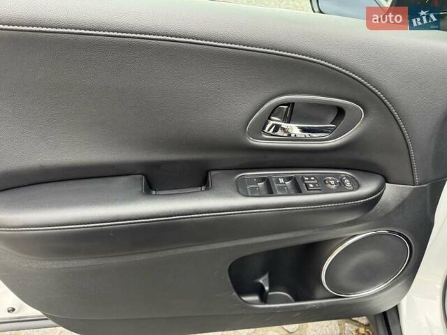 Белый Хонда ХРВ, объемом двигателя 1.8 л и пробегом 67 тыс. км за 17600 $, фото 19 на Automoto.ua