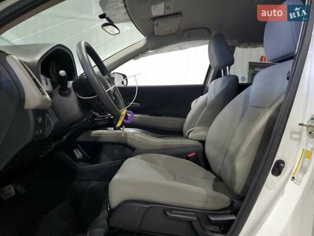 Белый Хонда ХРВ, объемом двигателя 1.8 л и пробегом 116 тыс. км за 4500 $, фото 6 на Automoto.ua