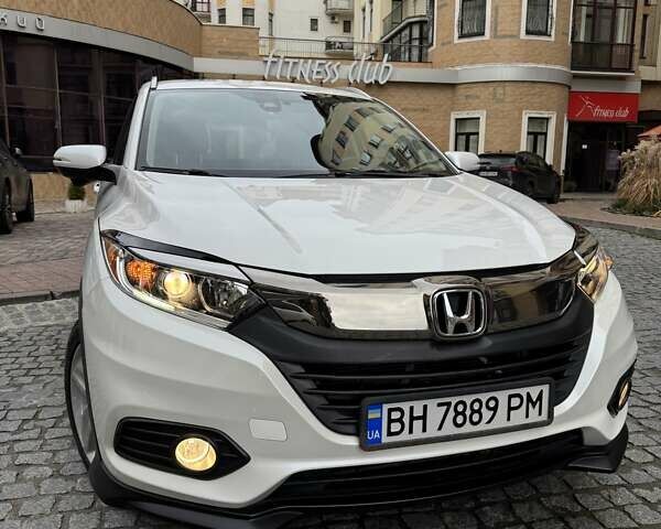 Белый Хонда ХРВ, объемом двигателя 1.8 л и пробегом 67 тыс. км за 17600 $, фото 3 на Automoto.ua