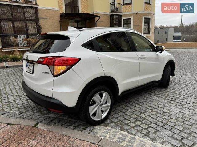 Белый Хонда ХРВ, объемом двигателя 1.8 л и пробегом 67 тыс. км за 17600 $, фото 6 на Automoto.ua