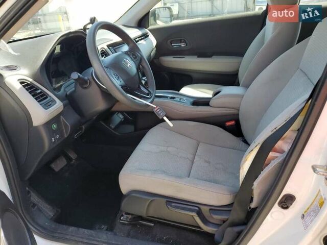 Белый Хонда ХРВ, объемом двигателя 1.8 л и пробегом 60 тыс. км за 3000 $, фото 6 на Automoto.ua