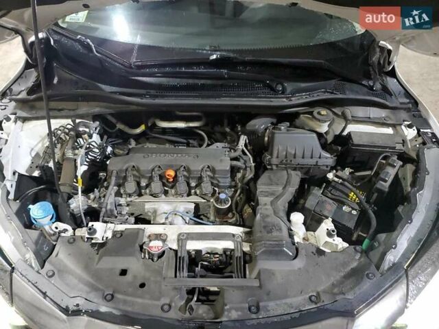 Белый Хонда ХРВ, объемом двигателя 1.8 л и пробегом 65 тыс. км за 3000 $, фото 11 на Automoto.ua