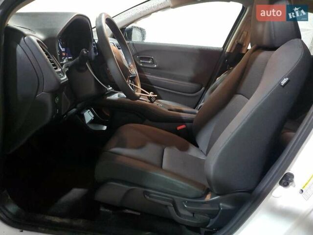 Белый Хонда ХРВ, объемом двигателя 1.8 л и пробегом 65 тыс. км за 3000 $, фото 6 на Automoto.ua