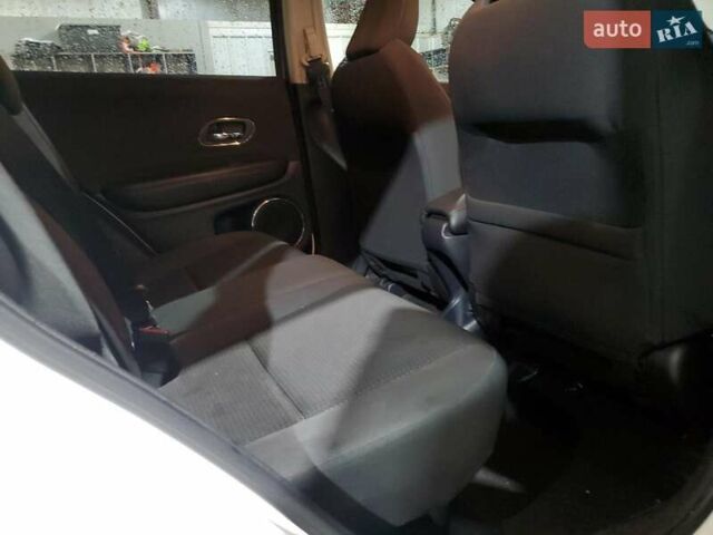 Белый Хонда ХРВ, объемом двигателя 1.8 л и пробегом 65 тыс. км за 3000 $, фото 10 на Automoto.ua