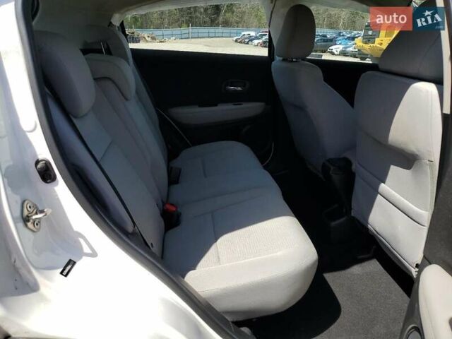 Белый Хонда ХРВ, объемом двигателя 1.8 л и пробегом 60 тыс. км за 3000 $, фото 10 на Automoto.ua