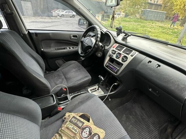 Бежевый Хонда ХРВ, объемом двигателя 1.6 л и пробегом 250 тыс. км за 4300 $, фото 5 на Automoto.ua