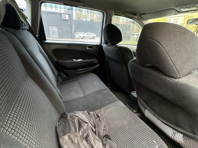 Бежевый Хонда ХРВ, объемом двигателя 1.6 л и пробегом 250 тыс. км за 4300 $, фото 6 на Automoto.ua